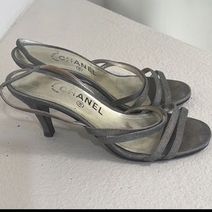 Vintage Chanel metallic woven material heels